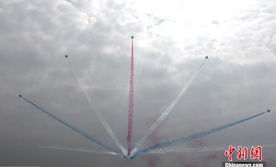 多機低空扇形解散