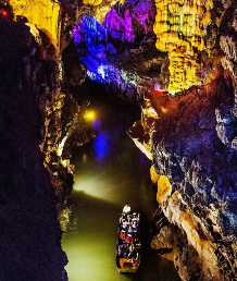 【英德連州3天】<中國瑤族第一寨南崗千年瑤寨5A連州地下河、百畝油菜花 千溪谷大瀑布 小北江游船>