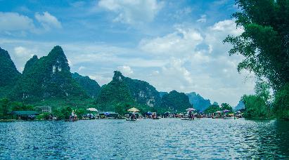 【純美桂林】<5A漓江竹筏|船游世外桃源|遇龍河輕徒步|興坪古鎮>高鐵三天游