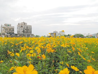 【云浮新興2天】<天露山旅游區（玻璃漂流/環山小火車2選1）、浸泡南藥湯泉、“火神巡游”煙花>
