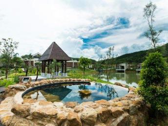 景點:林泉酒店溫泉池