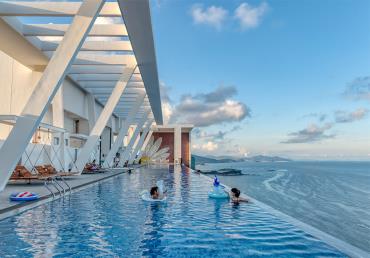 景點(diǎn)：無邊泳池